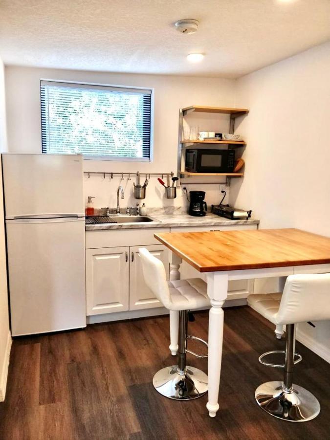 Two Fully Equipped Apartments And A Studio 5 Miles From The Beach Sint-Petersburg Buitenkant foto